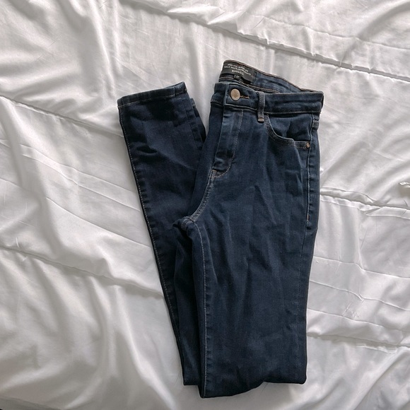 Hi rise RW&Co skinny jeans - Picture 2 of 6